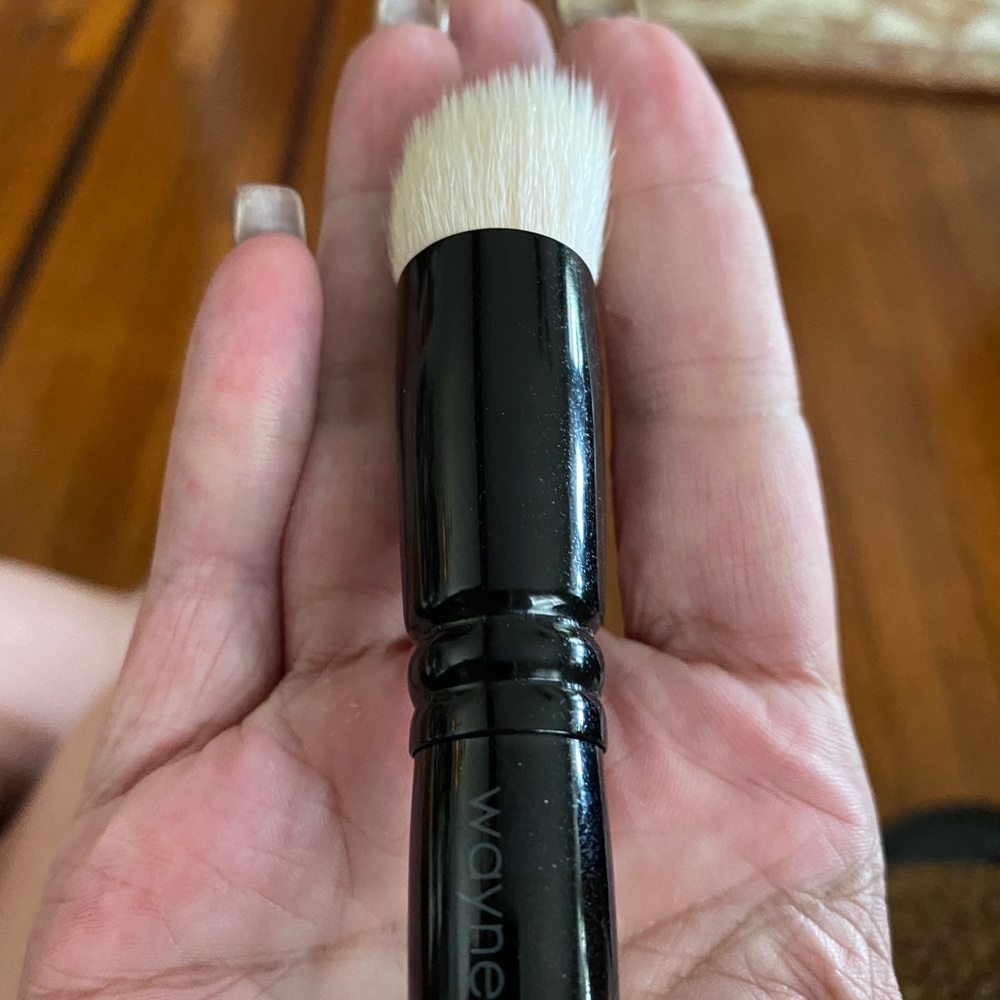 Brand new. Never used Wayne Goss Brush1 Sold out!
